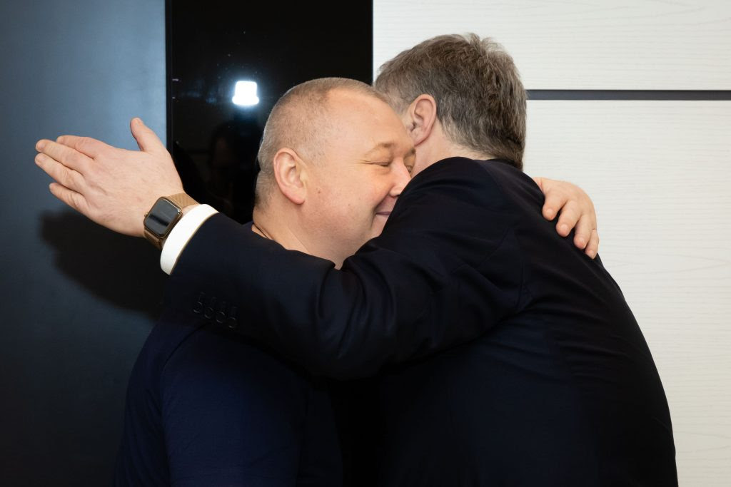 Порошенко встретился с киборгом Марченко